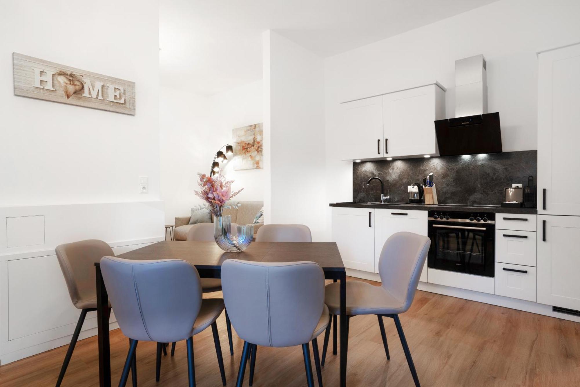 Apartment Easy Flat Main Plaza