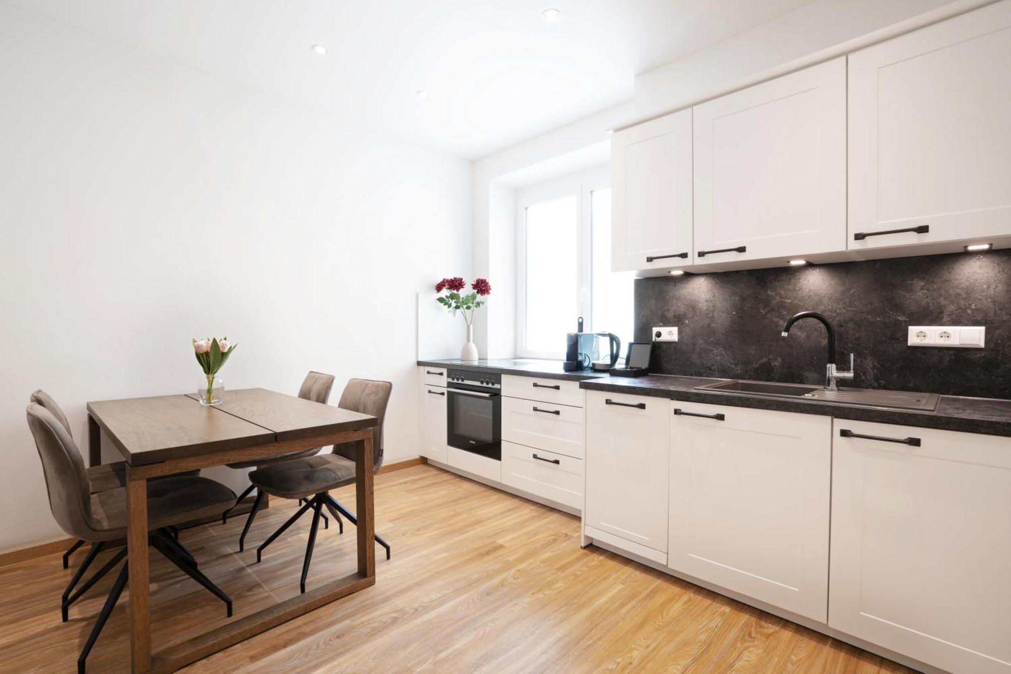 Easy Flat Main Plaza Apartment *